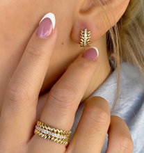 Load image into Gallery viewer, DIAMOND WREATH HUGGIE EARRING

